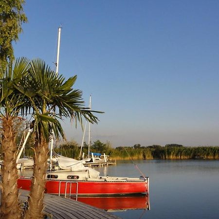 Hoteldorf Seepark Weiden Weiden am See Exterior foto