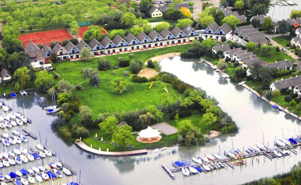 Hoteldorf Seepark Weiden Weiden am See Exterior foto