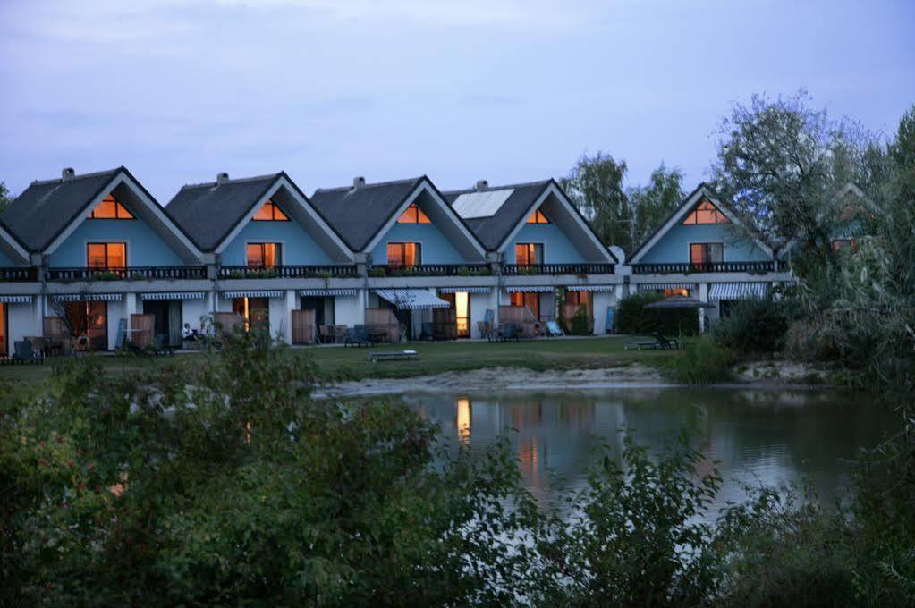 Hoteldorf Seepark Weiden Weiden am See Exterior foto